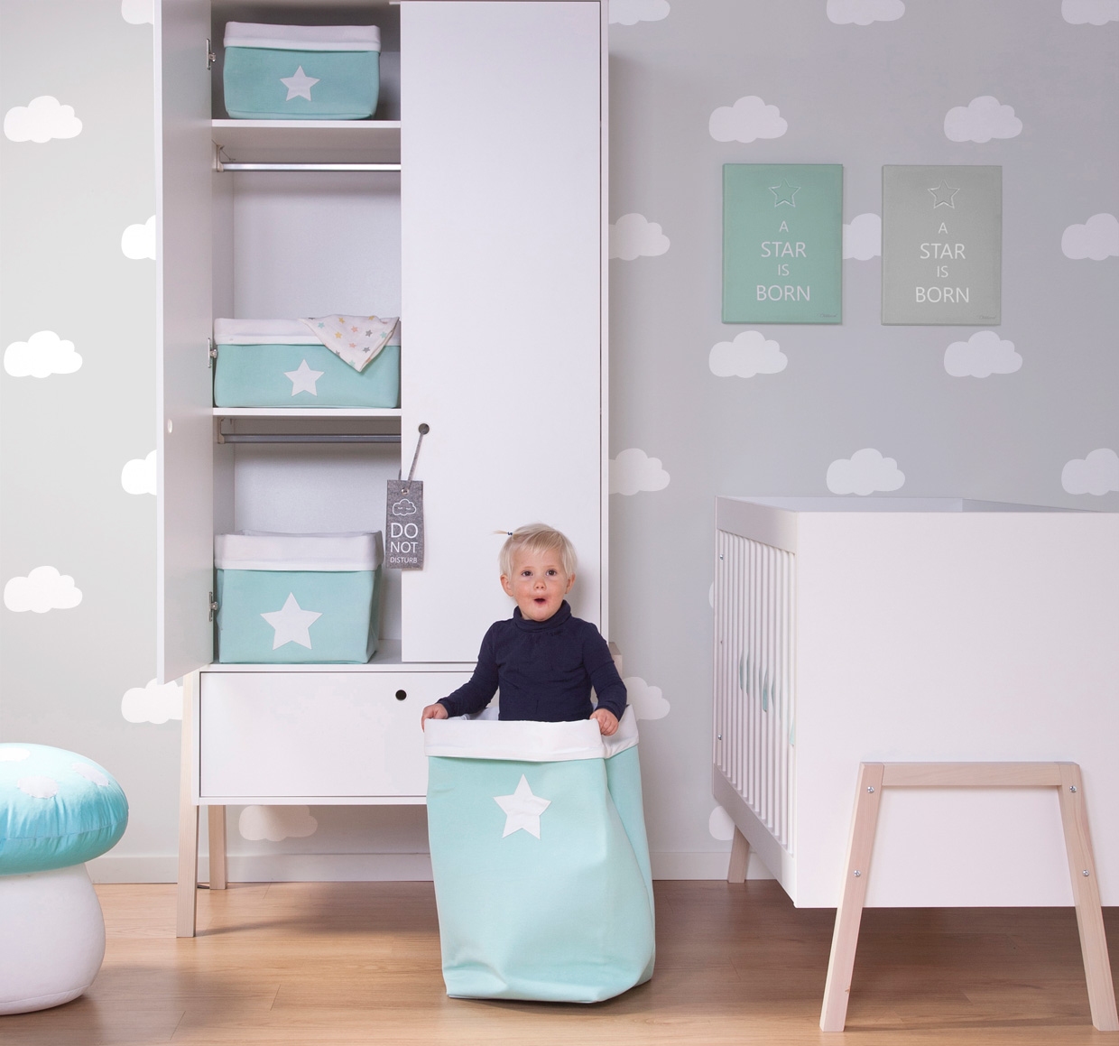 Regał na zabawki IKEA – doskonałe rozwiązanie dla dziecięcych akcesoriów